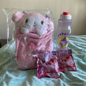 My Melody & Kuromi Bundle - Blanket, Water Bottle, My Favorite Color Figures
